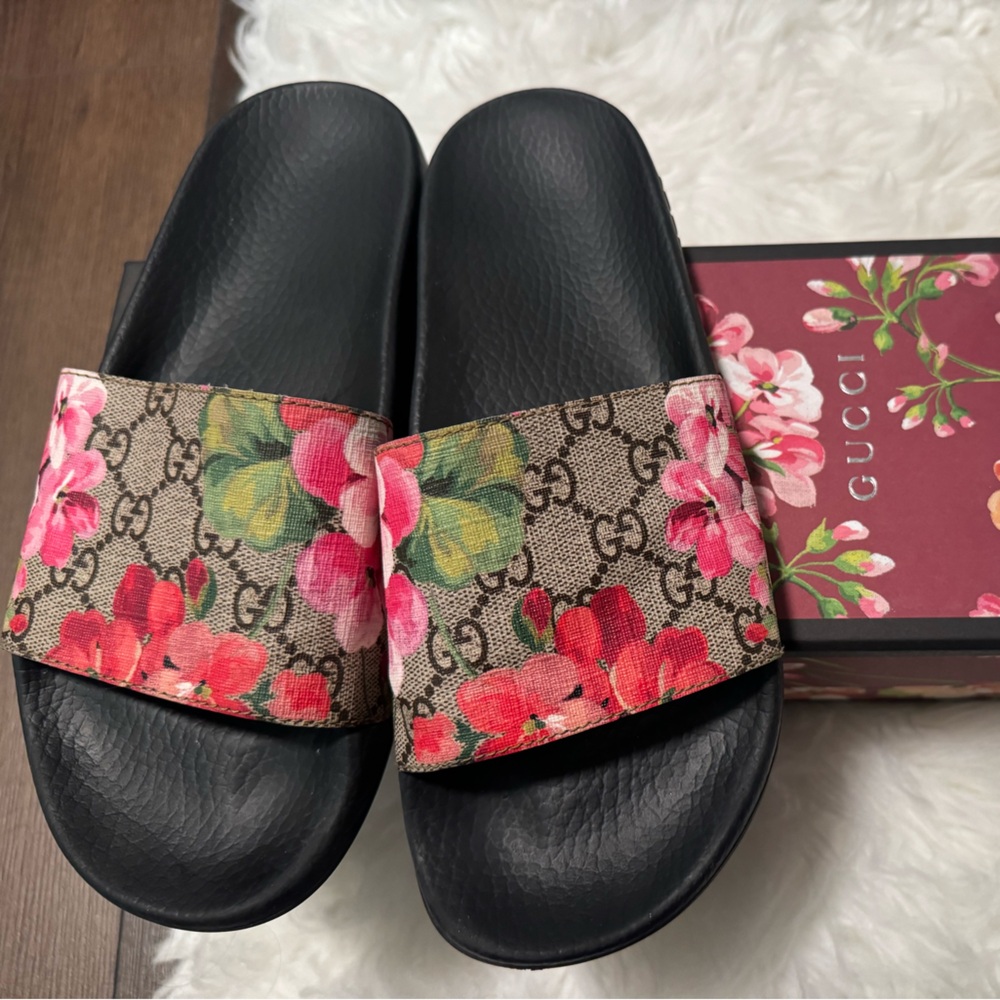 Gucci GG Blooms Supreme Slide Sandals